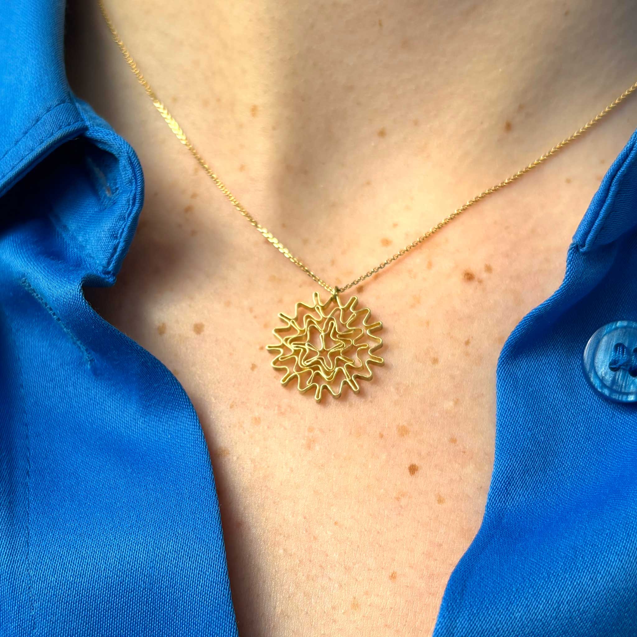 18ct Gold Pleated Pendant on Delicate Gold Chain